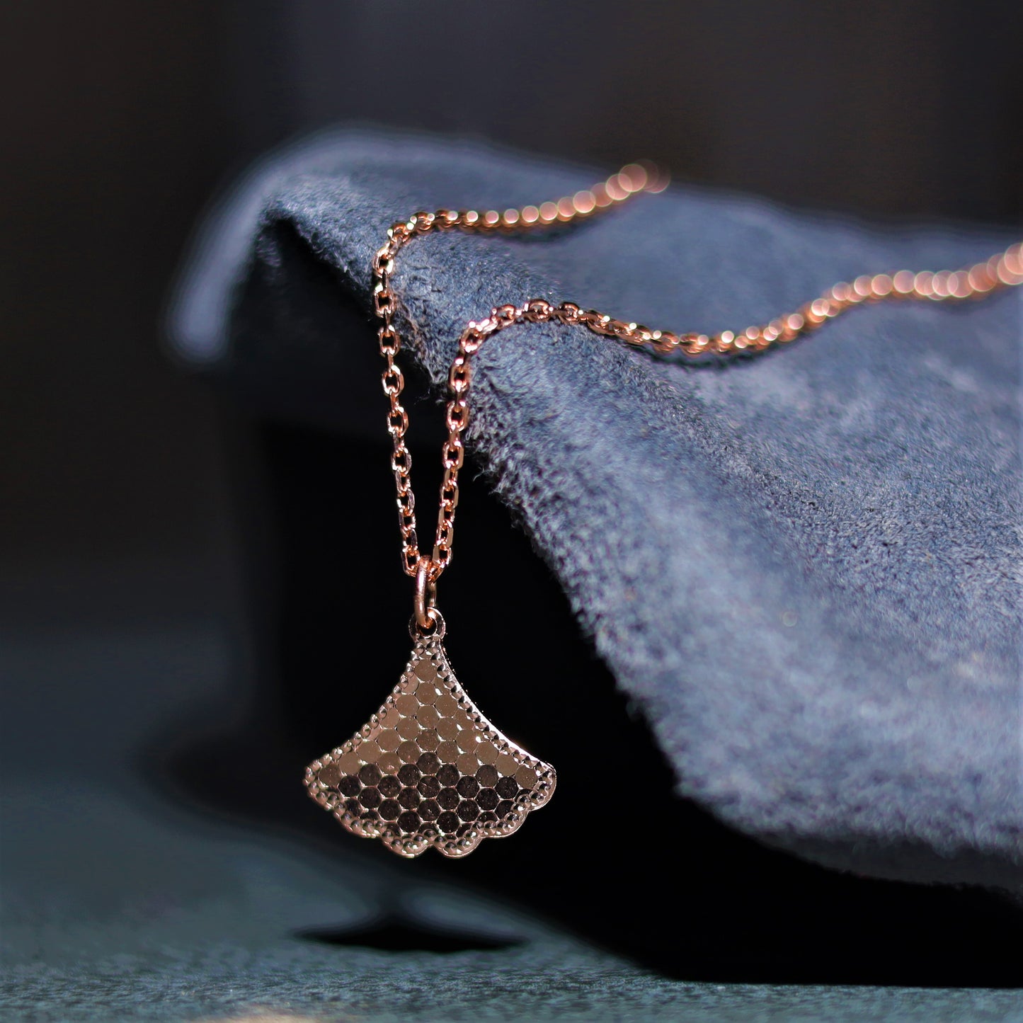 Stylish Seashell Pendant