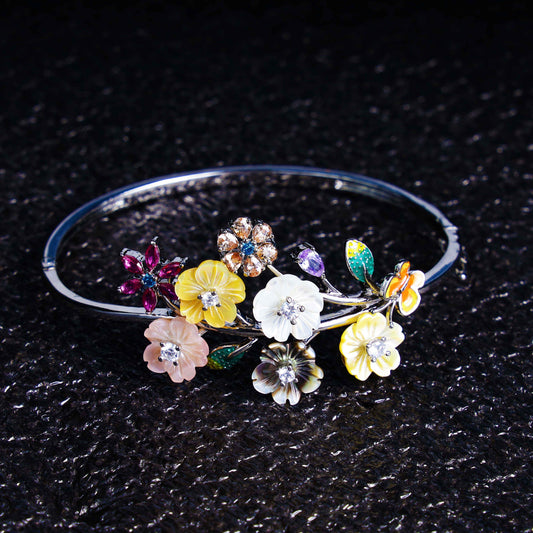 Classic Mother of Pearl Flower Bracelet